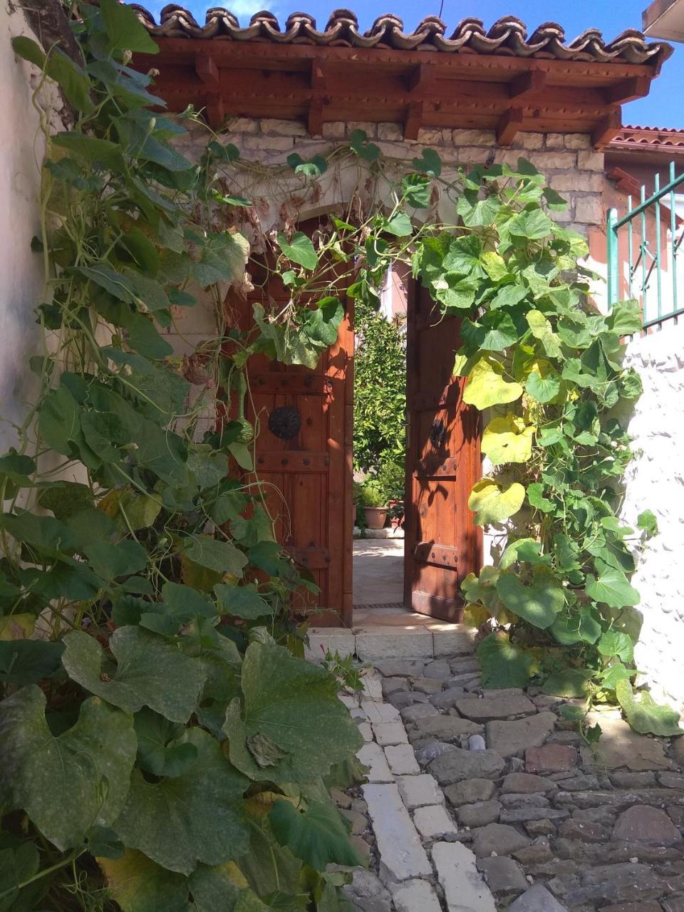 Guesthouse Hlias Gloria Berat Esterno foto