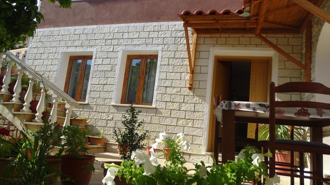 Guesthouse Hlias Gloria Berat Esterno foto