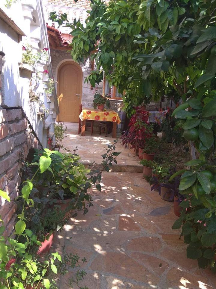 Guesthouse Hlias Gloria Berat Esterno foto