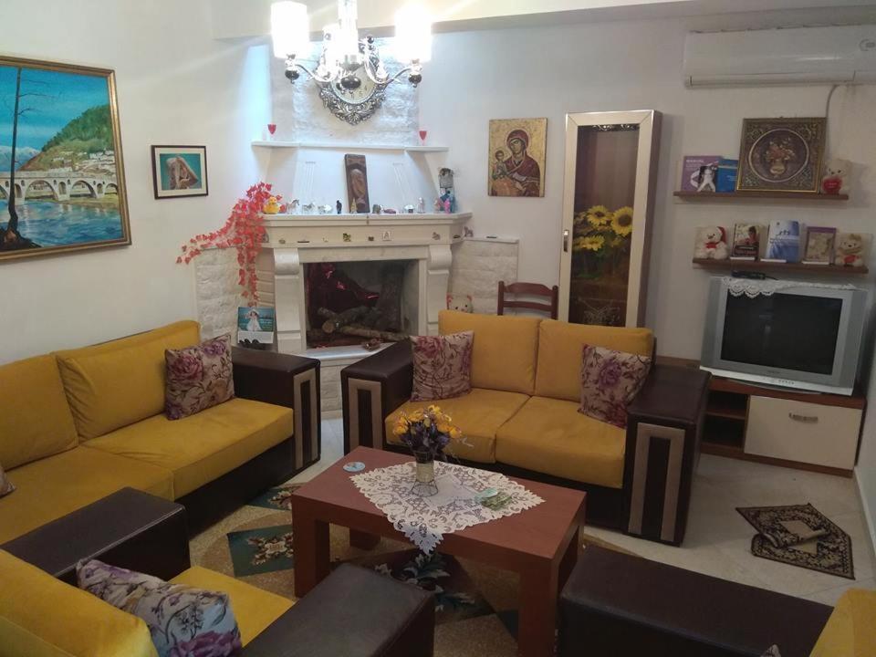 Guesthouse Hlias Gloria Berat Esterno foto