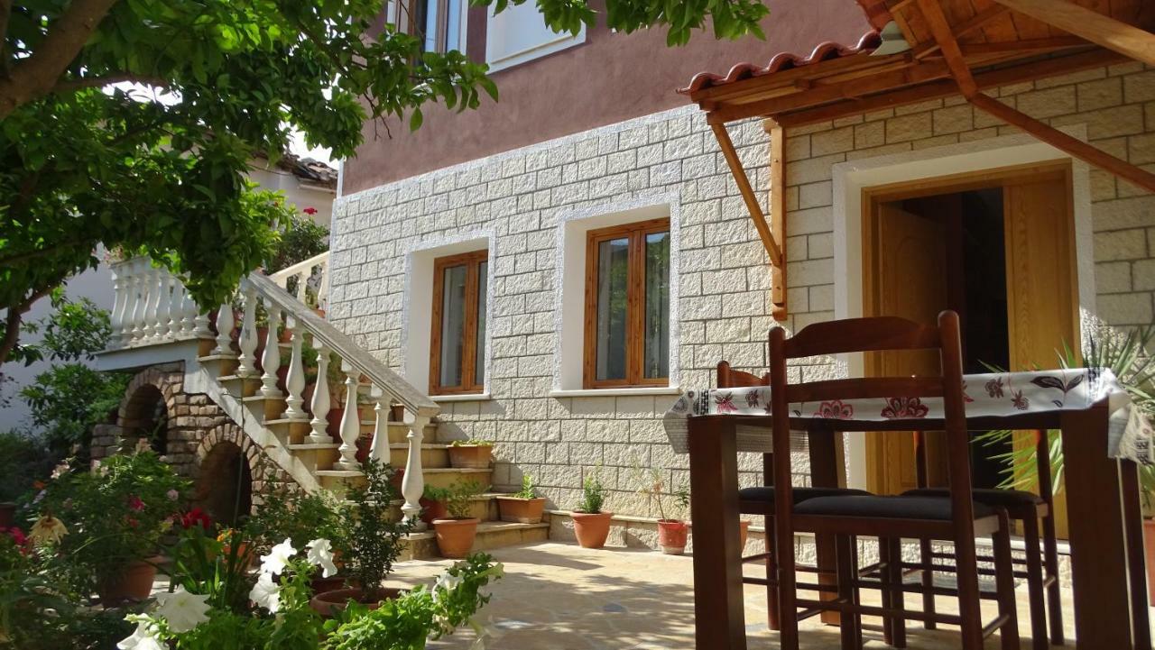 Guesthouse Hlias Gloria Berat Esterno foto